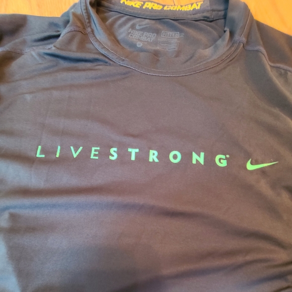 Nike fitted men's tee shirt. M. EUC. - Picture 5 of 8